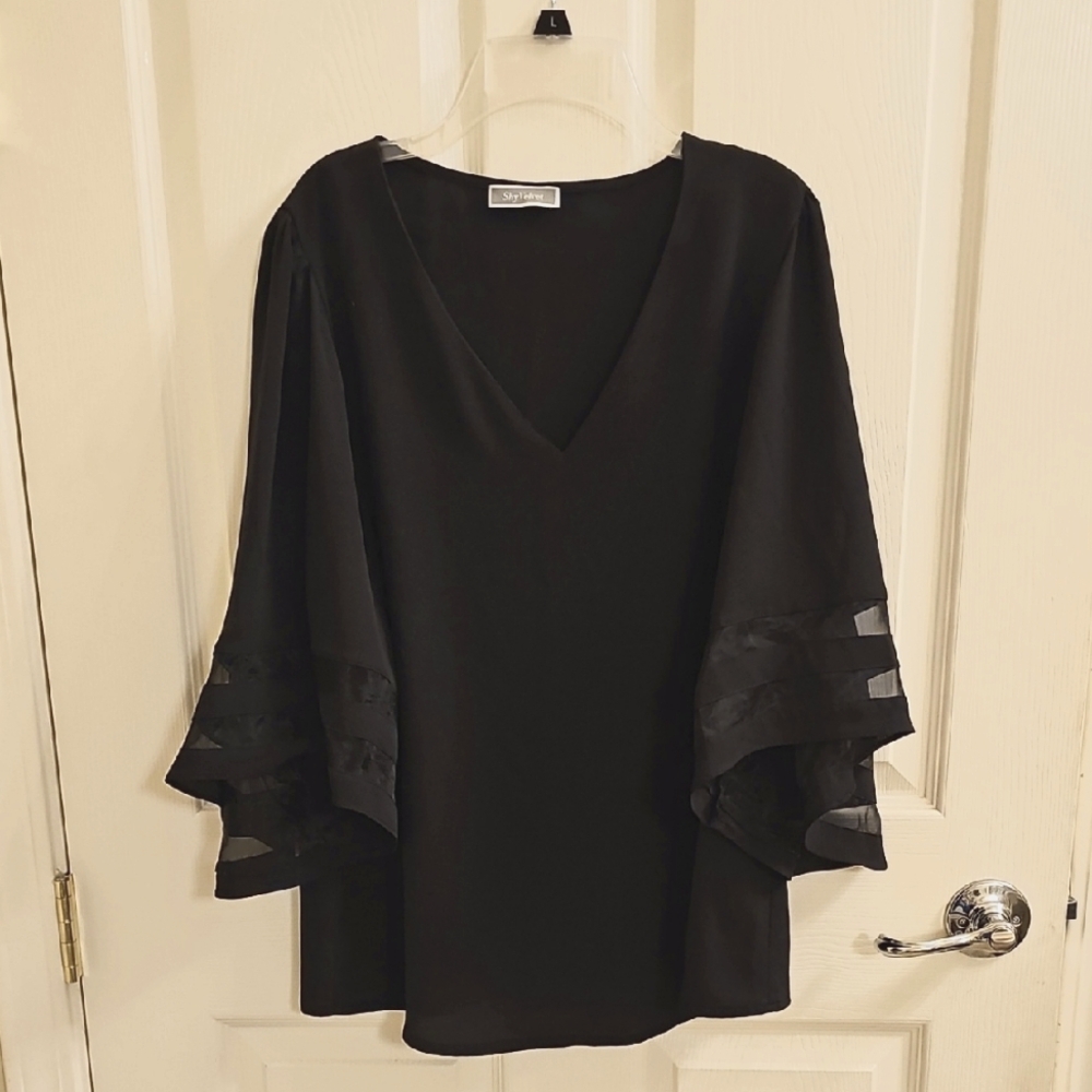 Shy Velvet Women's 3/4 Sleeve Flowy Top